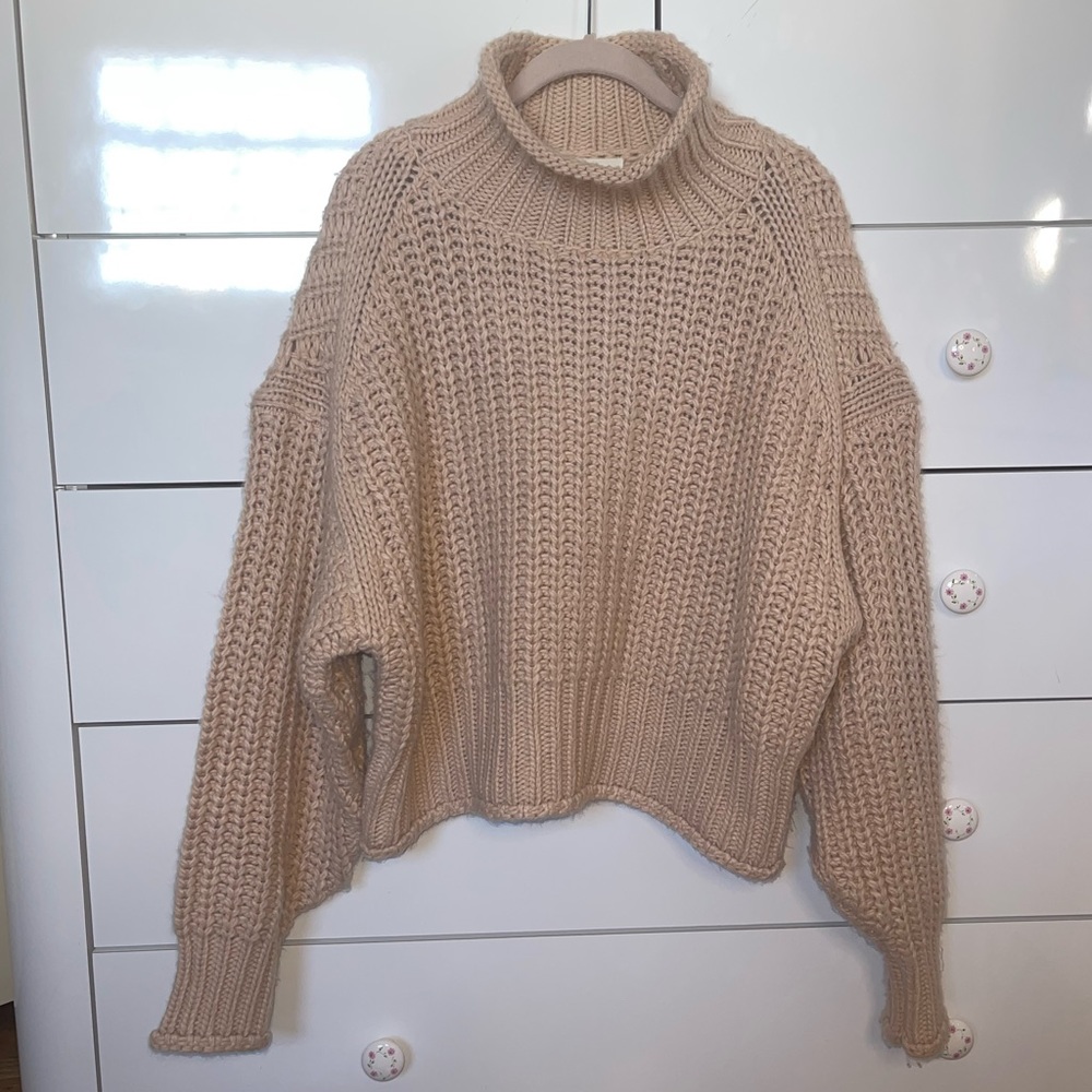 H&M blush pink knit sweater, turtleneck, crochet